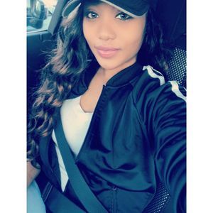 Meet your Posher, Sharaine